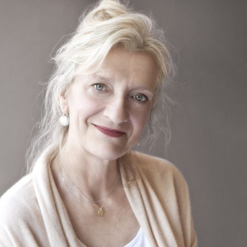 Elizabeth Strout c Leonard Cendamo HI RES USE