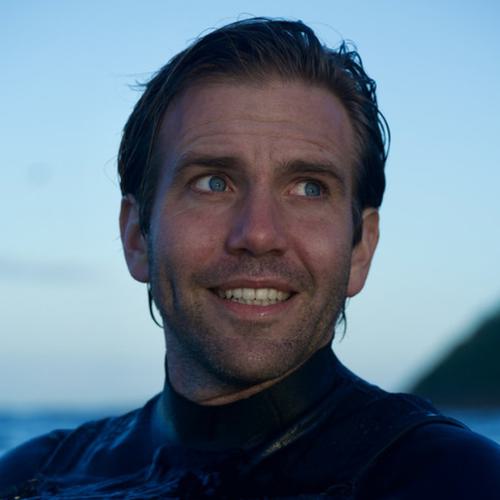 Tom Mustill Headshot