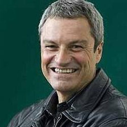 Gavin esler bio